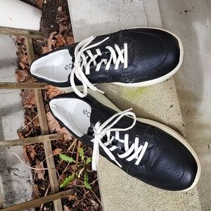 ECCO leather walking shoes sz 39/8.5